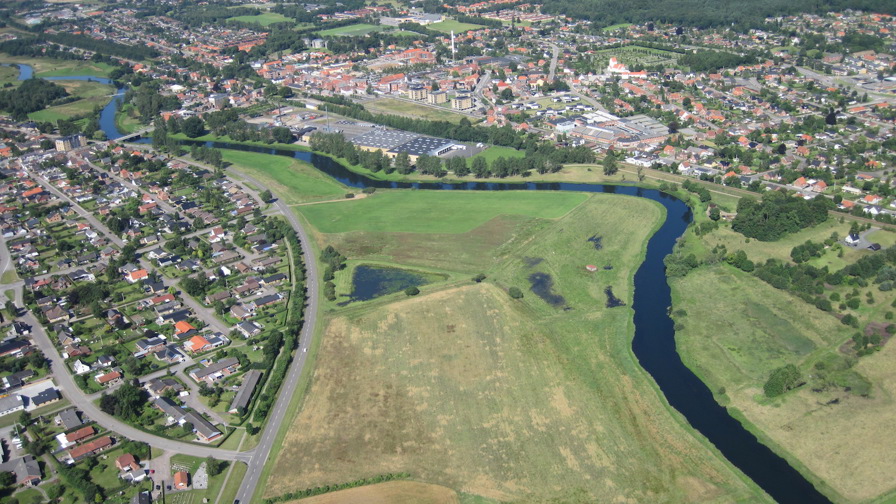 Luftfoto Gudenå vBjerringbro 2017. Foto Bo Kappel Copyright (Modstridende unicode-kodning).jpg