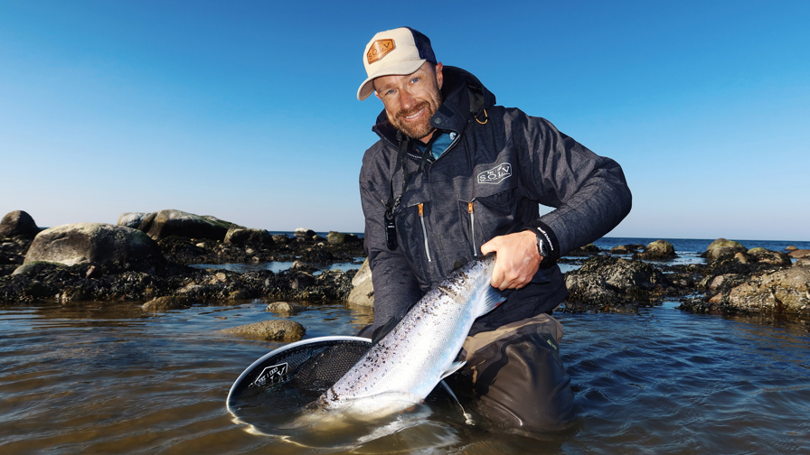 Nyby Let Pålandsvind, Let Farvet Vand Lige Over 70 Cm